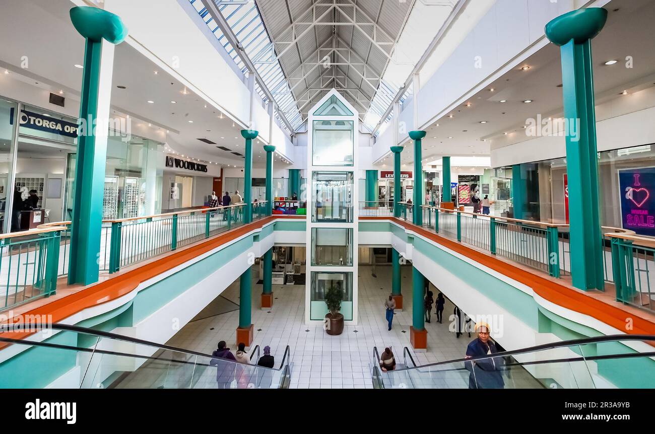 All'interno del centro commerciale Alberton City Mall di Johannesburg Foto Stock