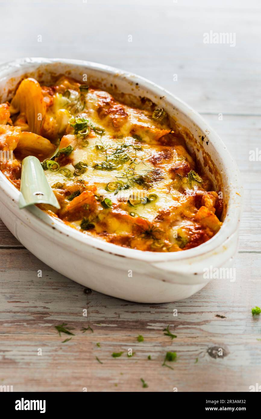 Finocchio pomodoro e gruyere gratin Foto Stock