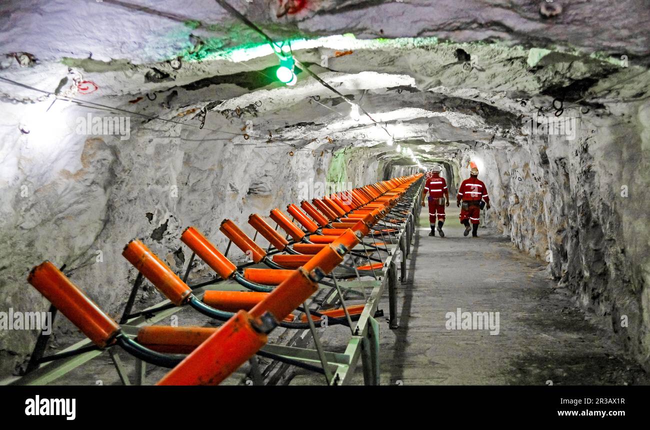 Attività minerarie e attrezzature sotterranee al platino-palladio Foto Stock