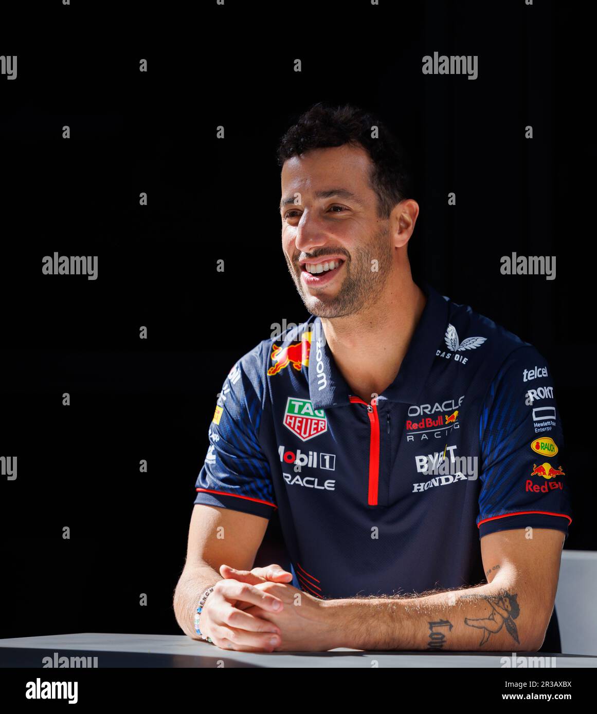 Albert Park, 20230330 Daniel Ricciardo (AUS) riserva driver del team Red Bull nel paddock in occasione del Gran Premio d’Australia di Formula 1 2023. Corleve/Alamy Foto Stock