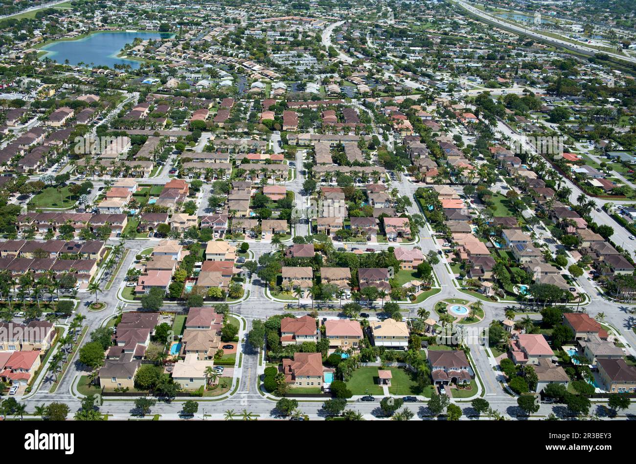 Stati Uniti, Florida, Miami, vista aerea del quartiere suburbano in estate Foto Stock