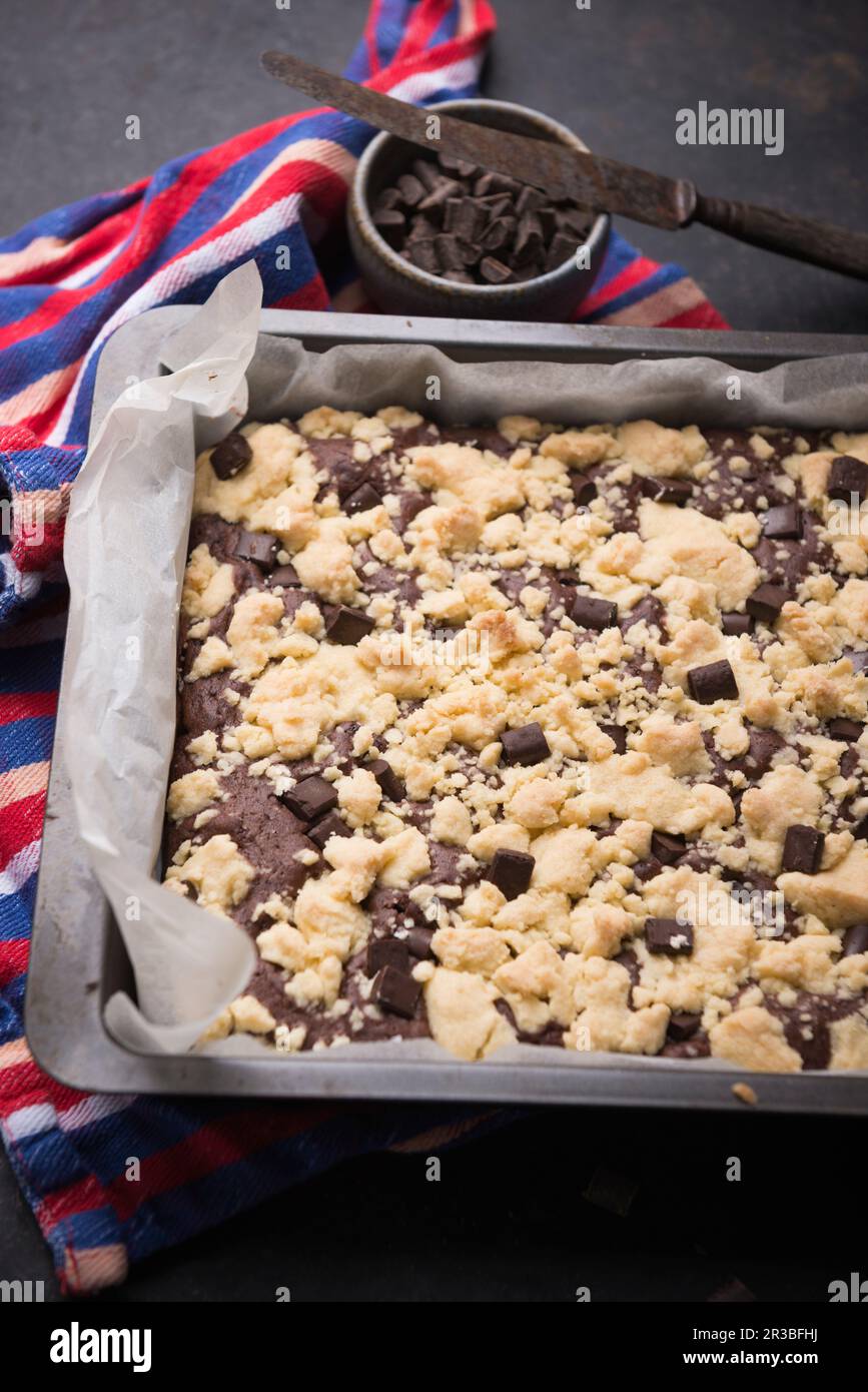Cioccolato vegano e brookie alla vaniglia con gocce di cioccolato fondente Foto Stock