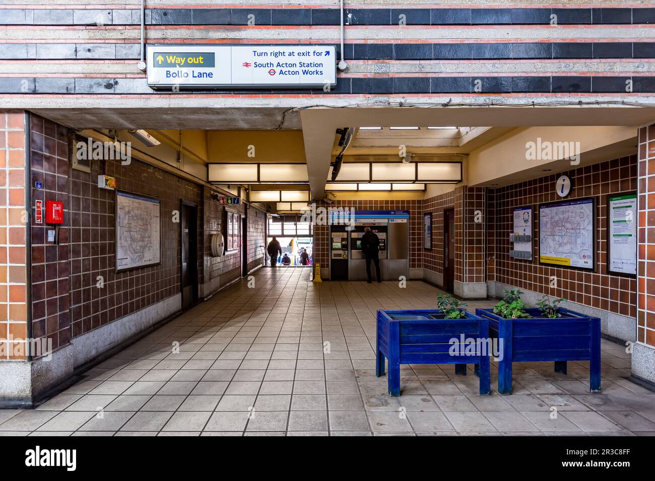 Corridoio di entrata a Acton Town Foto Stock