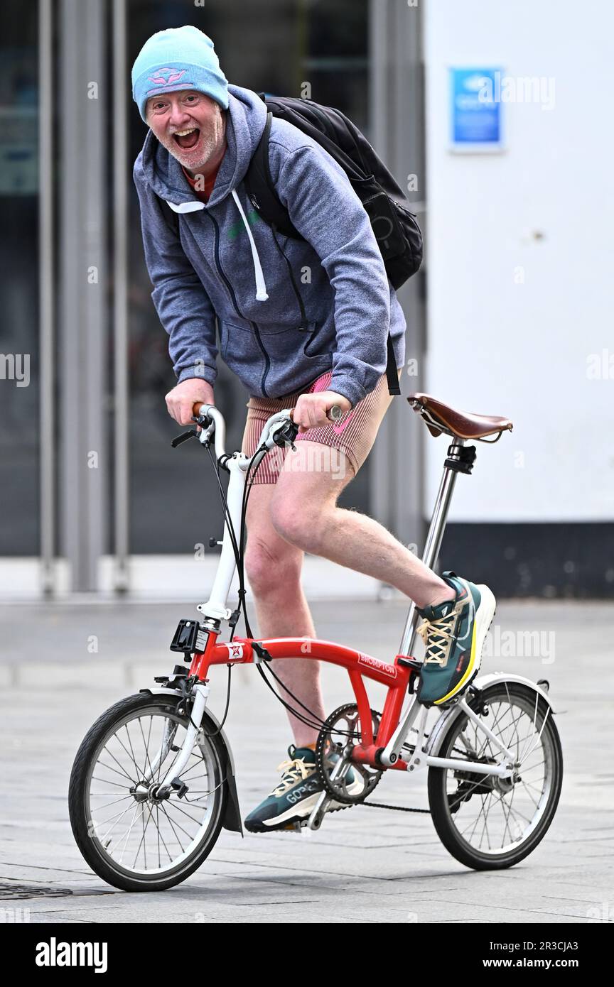 Chris Evans ha visto fuori e circa il ciclismo dal suo spettacolo della prima colazione della radio della Vergine. Londra, Regno Unito. 23rd maggio, 2023. (Foto di Robin Pope/NurPhoto) Credit: NurPhoto SRL/Alamy Live News Foto Stock