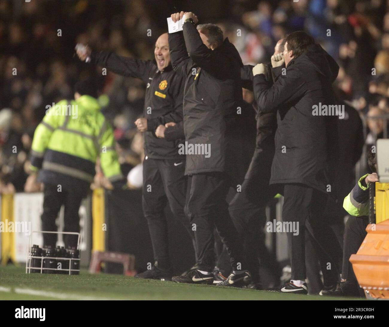 La panchina del Manchester United celebra il Wayne Rooney del Manchester United segnando un gol. Manchester United batte Fulham 1:0Fulham 02/02/13 Fulham V Manch Foto Stock