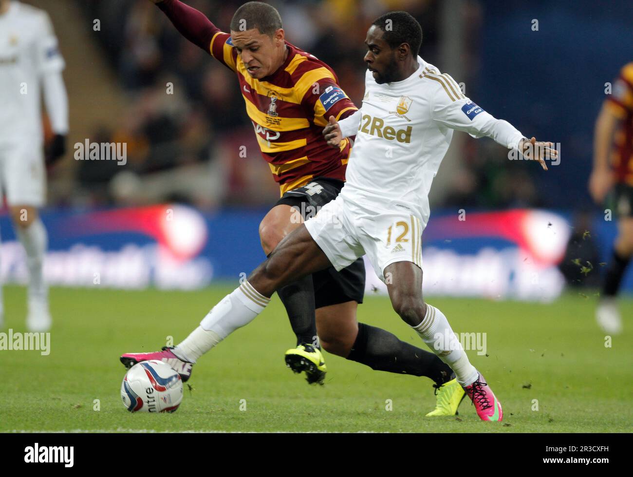 NATHAN DYER & NATHAN DOYLEBRADFORD CITY V SWANSEA CITY BRADFORD CITY V SWANSEA CITY CAPITAL ONE FOOTBALL LEAGUE CUP FINAL 2013 WEMBLEY STADIUM, LONDRA Foto Stock