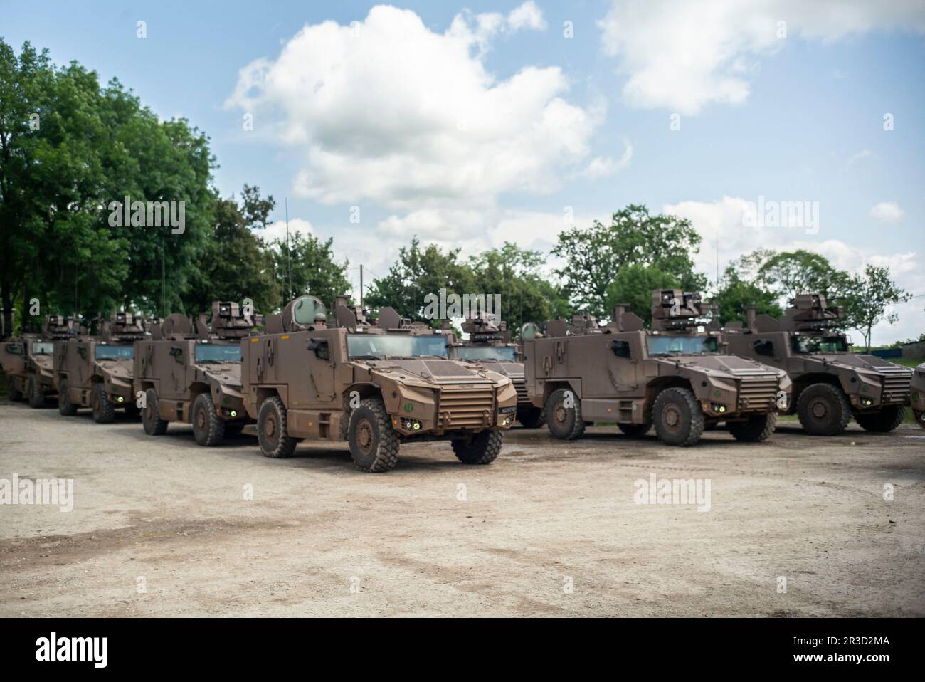 Caylus, Francia. 23rd maggio, 2023. Presentazione del VBMR-L 'Serval' francese (veicolo blindato multirole-Leger/Light Multirole Armoured Vehicle) durante un esercizio nel campo militare di Caylus, Francia, il 23 maggio 2023. Il Serval prenderà il posto del VAB (veicoli forward blindati) in servizio per più di 40 anni. Foto di Eliot Blondet/ABACAPRESS.COM Credit: Abaca Press/Alamy Live News Foto Stock