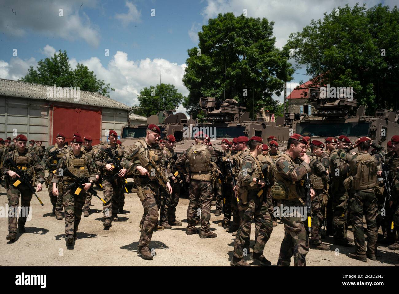 Caylus, Francia. 23rd maggio, 2023. Presentazione del VBMR-L 'Serval' francese (veicolo blindato multirole-Leger/Light Multirole Armoured Vehicle) durante un esercizio nel campo militare di Caylus, Francia, il 23 maggio 2023. Il Serval prenderà il posto del VAB (veicoli forward blindati) in servizio per più di 40 anni. Foto di Eliot Blondet/ABACAPRESS.COM Credit: Abaca Press/Alamy Live News Foto Stock