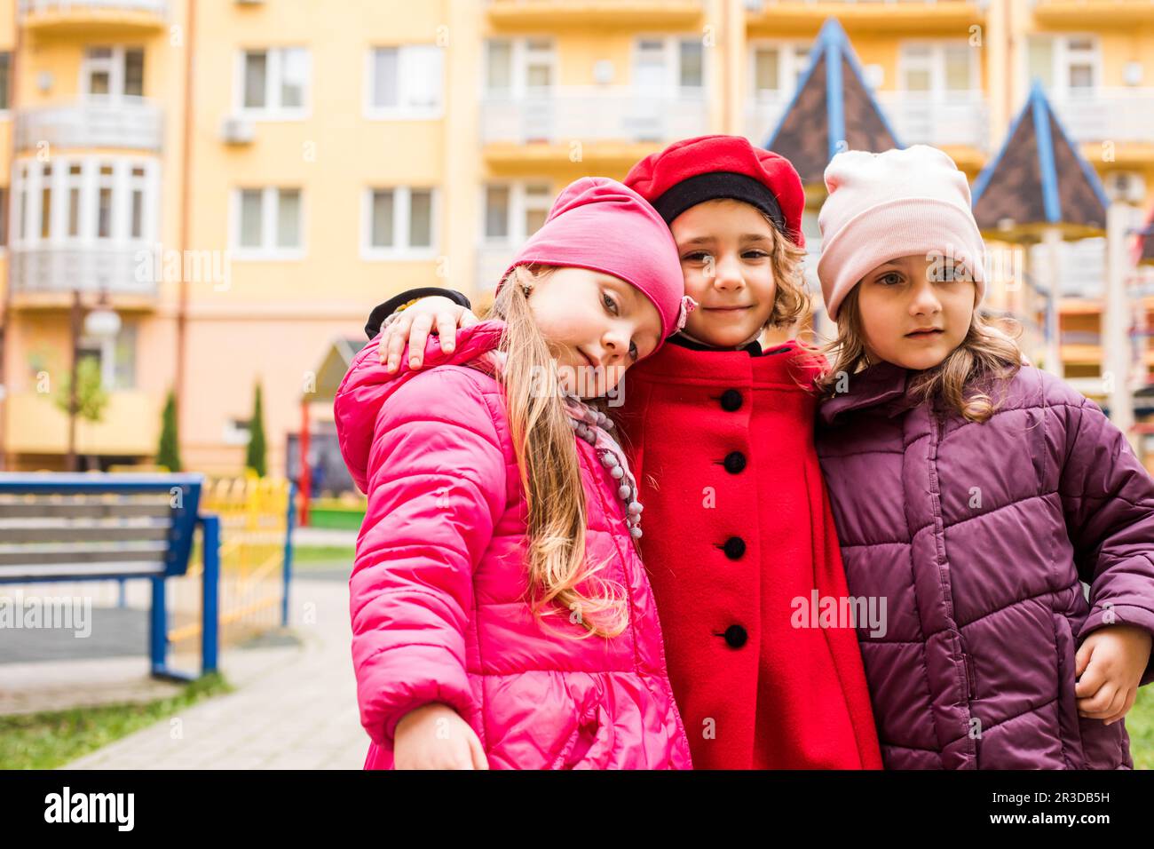 Amicizia tra le ragazze in età molto precoce Foto Stock