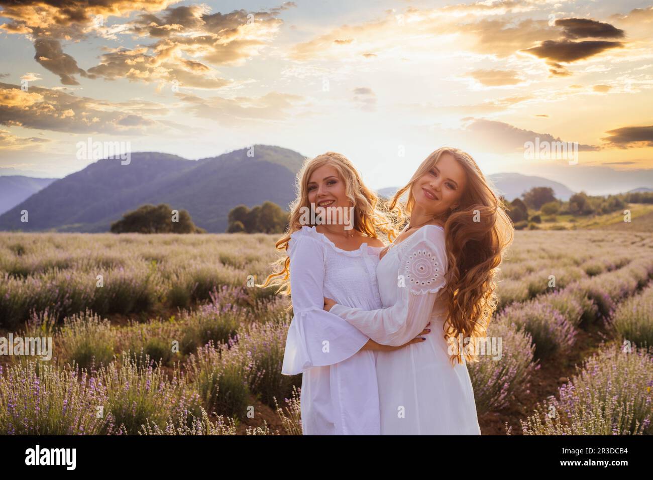 Amicizia duratura e forte tra due donne Foto Stock