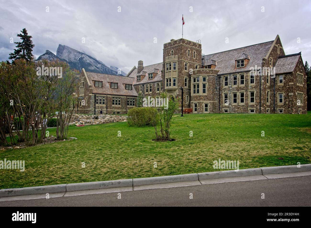 Cascate di Time Garden e Monte Rundle Banff Alberta Foto Stock