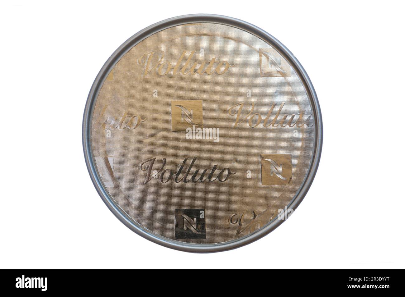 Cialda di caffè Nespresso Volluto isolata su sfondo bianco Foto Stock