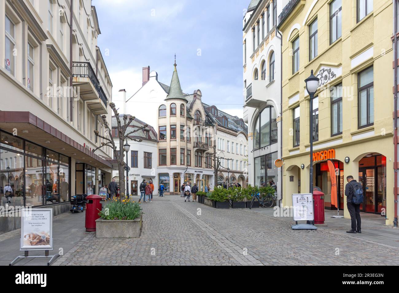 Kongens Gate (via dello shopping), Ålesund, Møre og Romsdal, Norvegia Foto Stock