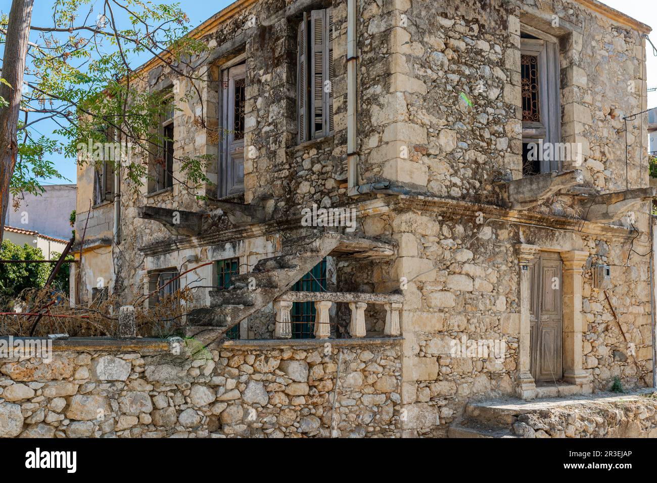 Casa vacante in Apesokari, un villaggio nella pianura di Messara a Creta Foto Stock