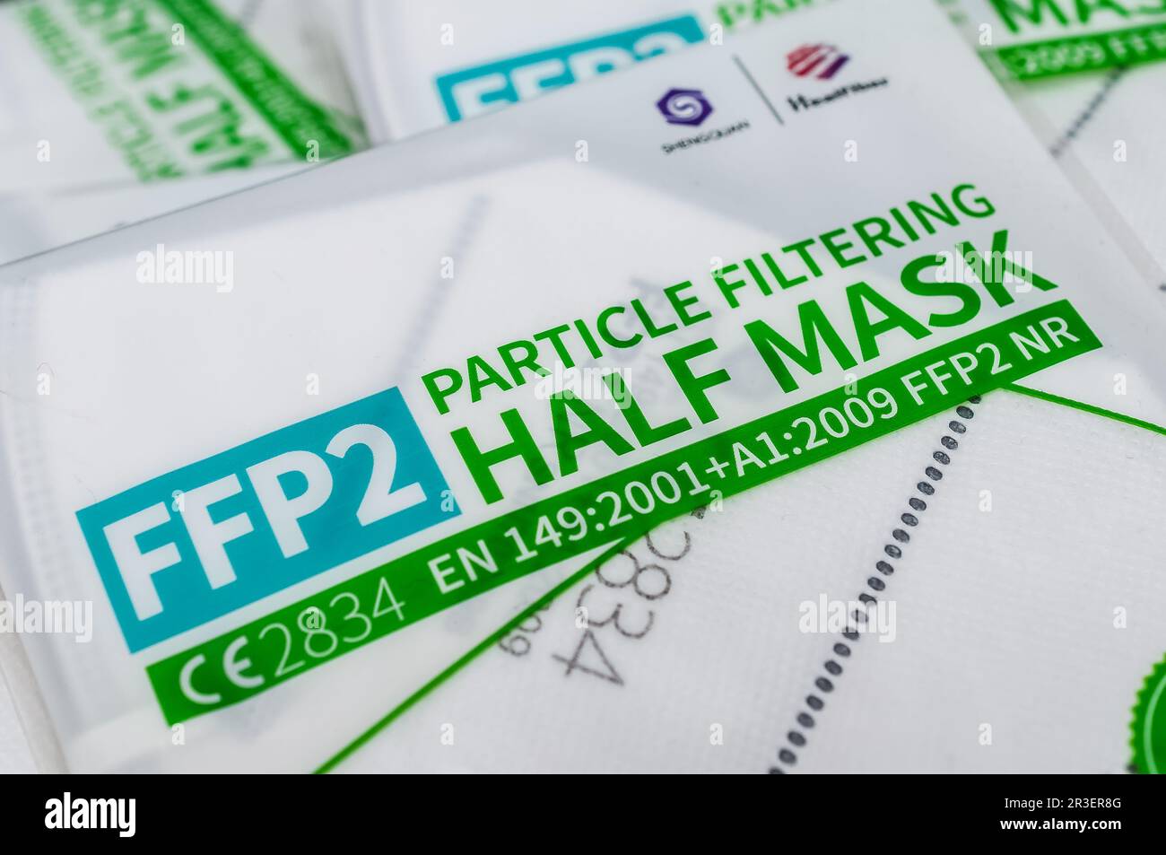 Virus Corona (Covid-19) - maschera FFP2 Foto Stock