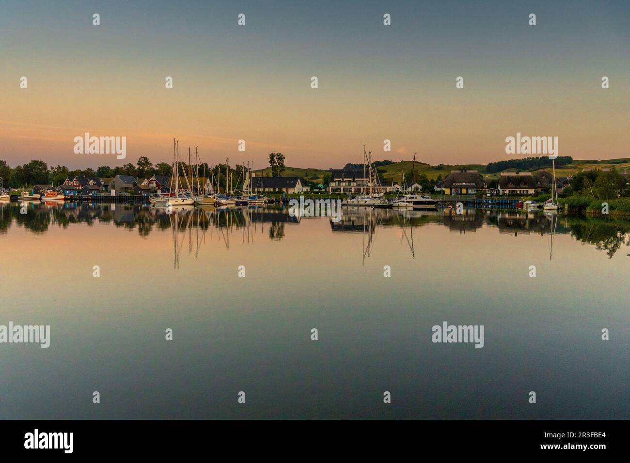 Tramonto nel porto di Gager/Ruegen Foto Stock