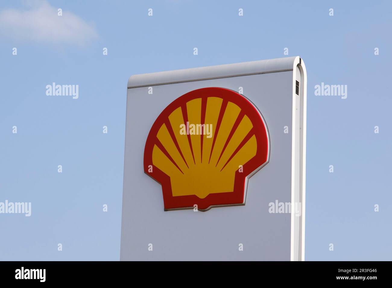 Segno e logo di una stazione di riempimento Shell Foto Stock