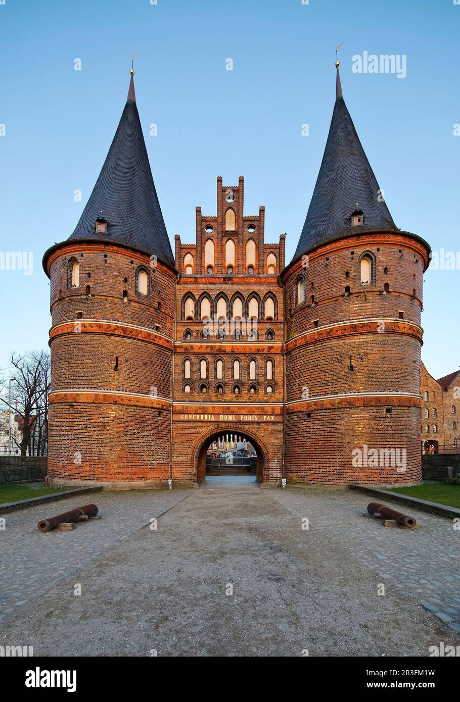 Holstentor, ex porta della città occidentale, patrimonio dell'umanità dell'UNESCO, Lubecca, Germania, Europa Foto Stock