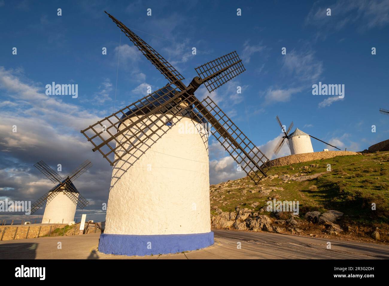 Molinos de Consuegra, Cerro Calderico, Consuegra, provincia de Toledo, Castilla-La Mancha, in Spagna. Foto Stock