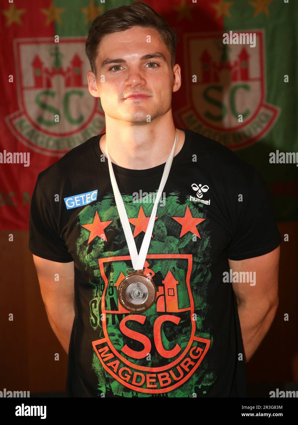Handballer Kay Smits SC Magdeburg nel campione tedesco di pallamano 2022 T-Shirt e Medaglia Foto Stock