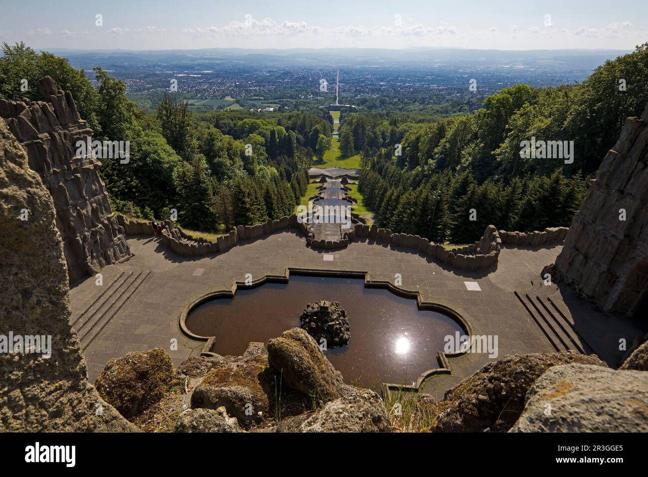 Bergpark Wilhelmshoehe con vista sull'asse centrale del parco fino a Kassel, Assia, Germania, Europa Foto Stock
