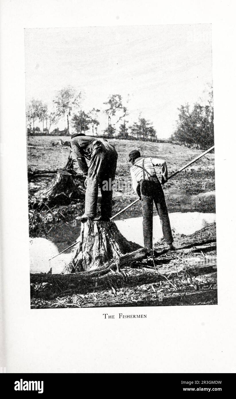 La fotografia in bianco e nero dei pescatori dal libro ' Highways and byways of the Mississippi Valley ' di Clifton Johnson, 1865-1940 Data di pubblicazione 1906 pubblicato a New York, la società Macmillan; dalla See America First Series Foto Stock