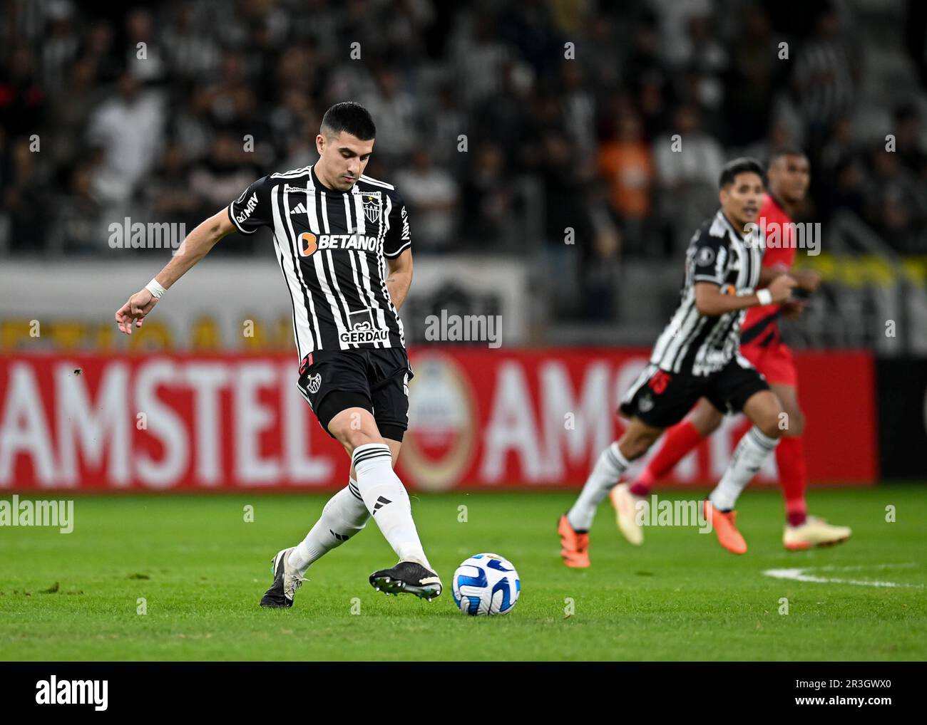 Belo Horizonte, Brasile. 23rd maggio, 2023. Rodrigo Battaglia di Atletico Mineiro, durante la partita tra Atletico Mineiro e Athletico Paranaense, per il 4th° round del gruppo G della 2023 Copa Libertadores, a Estadio do Mineirao, martedì 23. €30761 (Gledston Tavares/SPP) Credit: SPP Sport Press Photo. /Alamy Live News Foto Stock