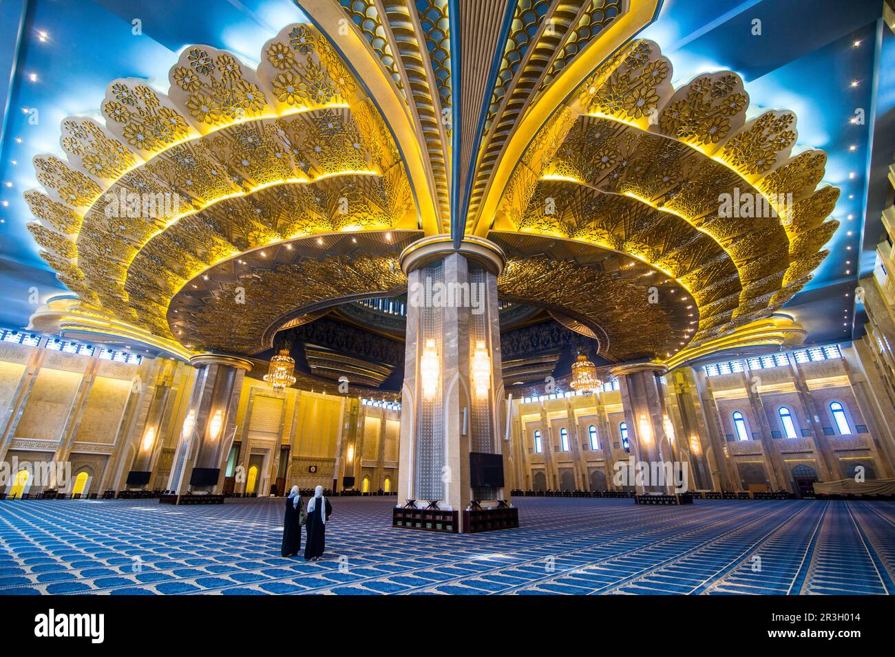 All'interno della magnifica Grande moschea, Kuwait City, Kuwait Foto Stock