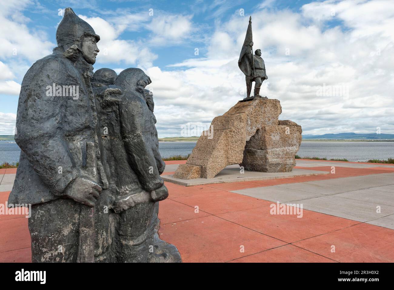 Monumento al primo Revkom (primo Comitato rivoluzionario), città siberiana di Anadir, Provincia di Chukotka, Estremo Oriente russo Foto Stock