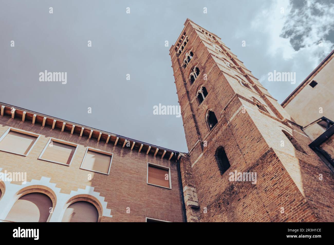 Splendida vista sul paesaggio e sui luoghi di interesse della Toscana. Estate in Italia Foto Stock