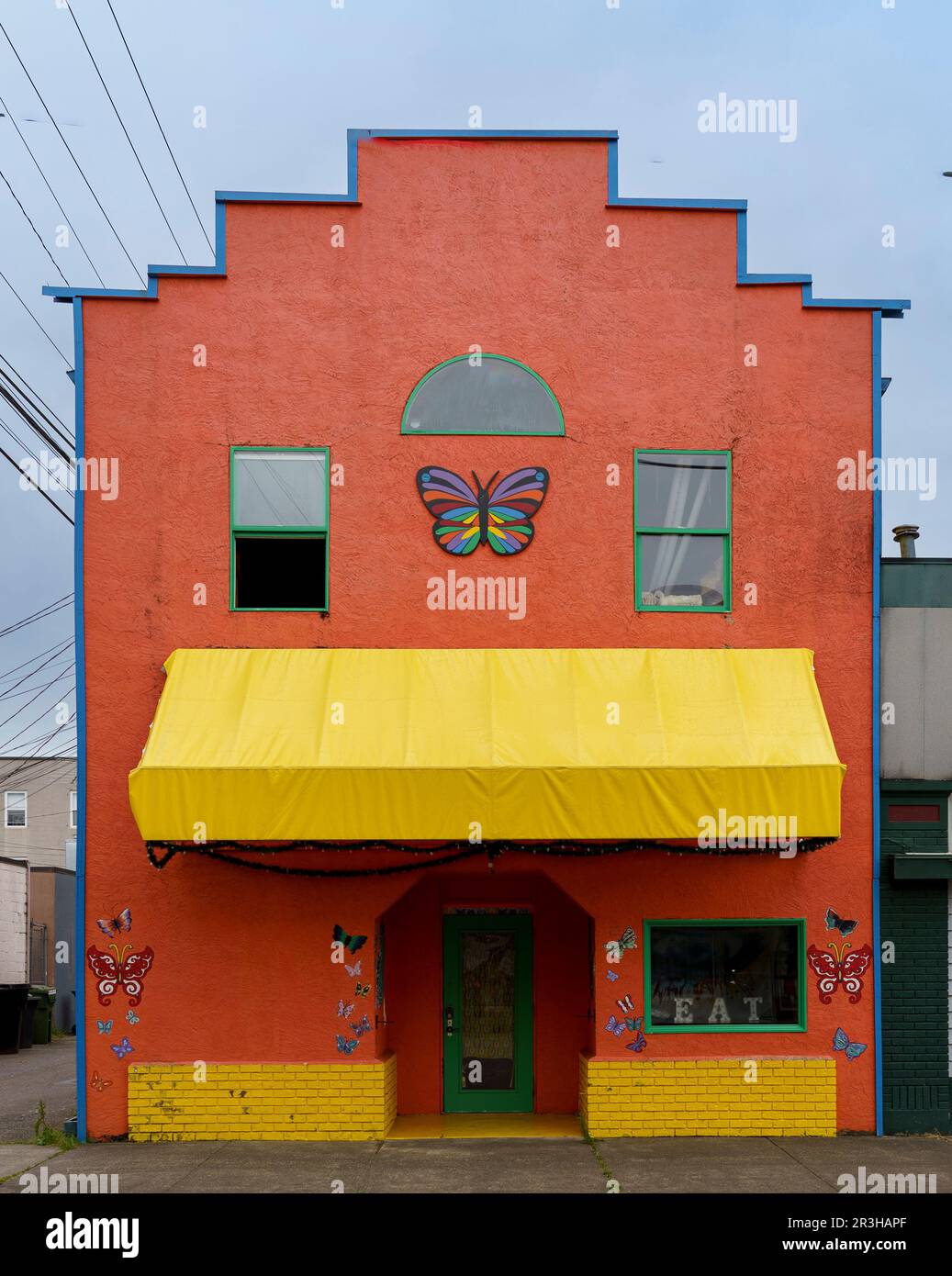 Un colorato edificio ristorante sulla South Second St a Shelton, WA Foto Stock
