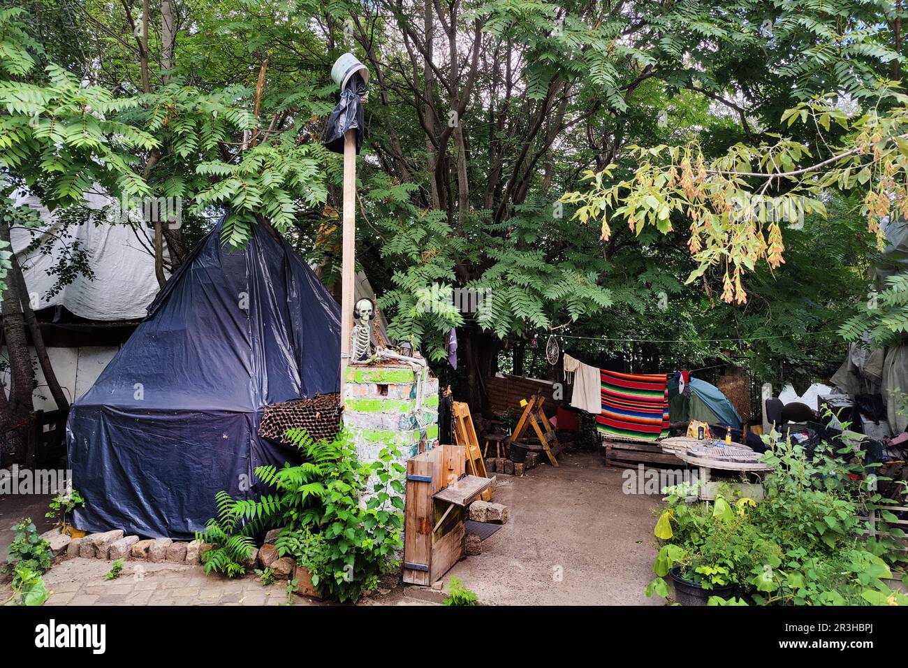 Szene am Paula-Thiede-Ufer an der Spree, Berlin-Mitte, Berlin, Deutschland, Europa Foto Stock