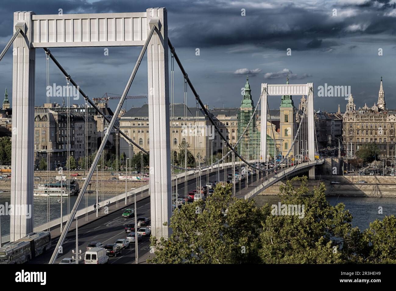 Il Ponte Elisabetta a Budapest Foto Stock