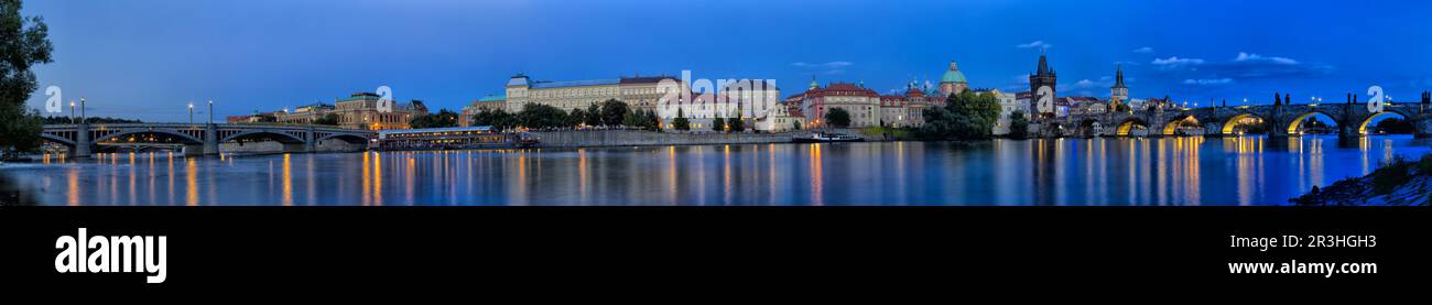 Vista di Praga e Moldava Foto Stock