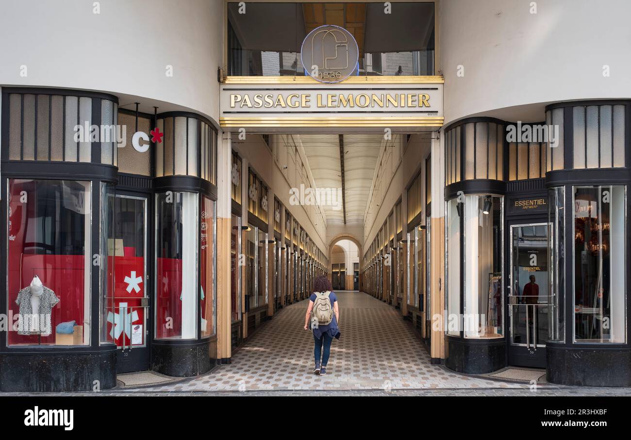 Centro commerciale Passage Lemonnier a Liegi. Passage Lemonnier è una galleria commerciale coperta nel centro di Liegi, costruita tra il 1836 e il 1838 Foto Stock