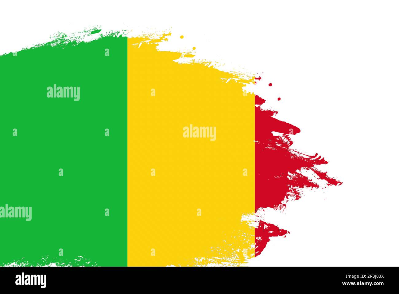 Bandiera del Mali su un pennello a tratti colorato dipinto su sfondo bianco isolato con spazio copia Foto Stock