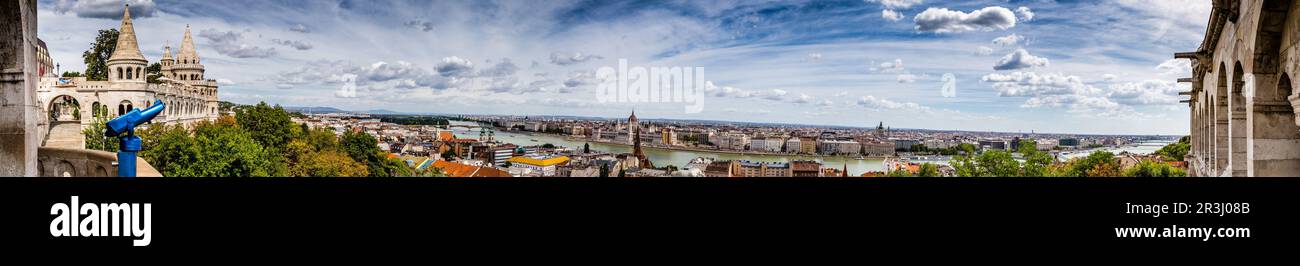 Il Danubio attraversa Budapest Foto Stock