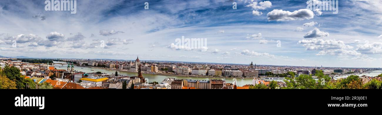 Il Danubio attraverso Budapest Foto Stock