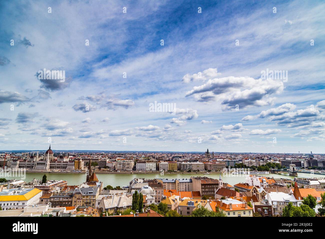 Il Danubio attraversa Budapest Foto Stock