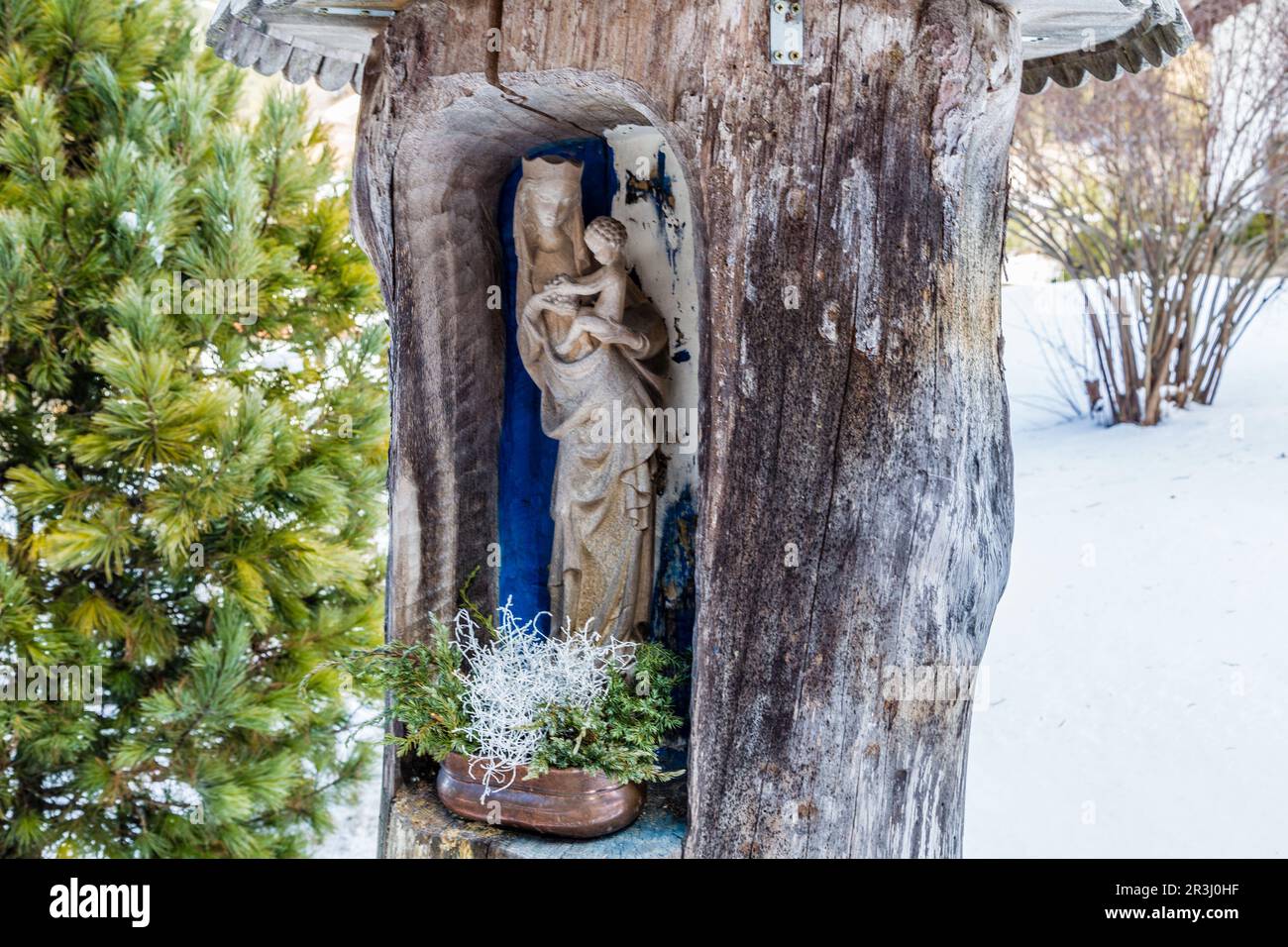 Edicola con statue della Beata Vergine Maria e del Santo Bambino Gesù Foto Stock