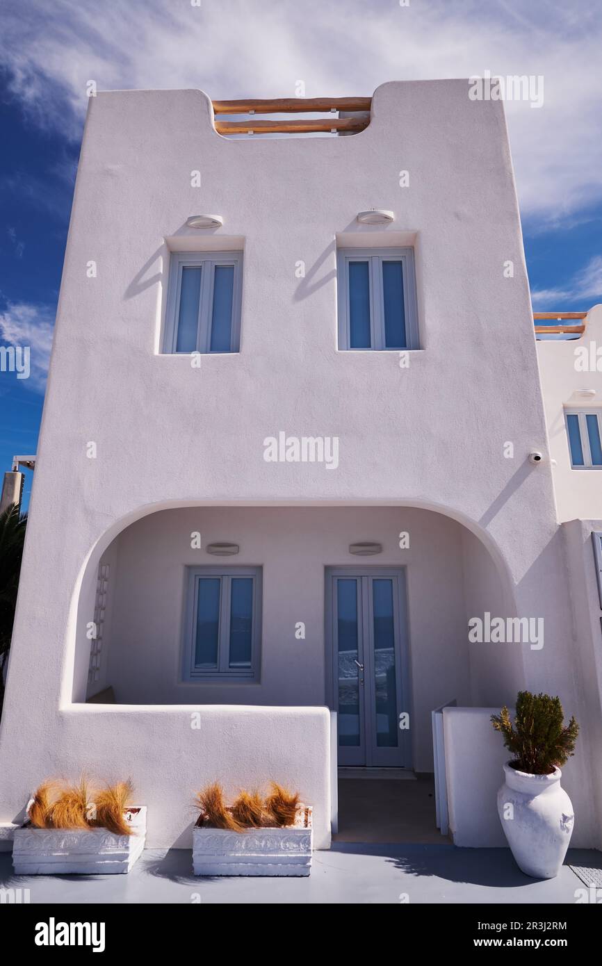 Casa Bianca a Imerovigli Village - Santorini, Grecia - architettura, pulito, minimo Foto Stock