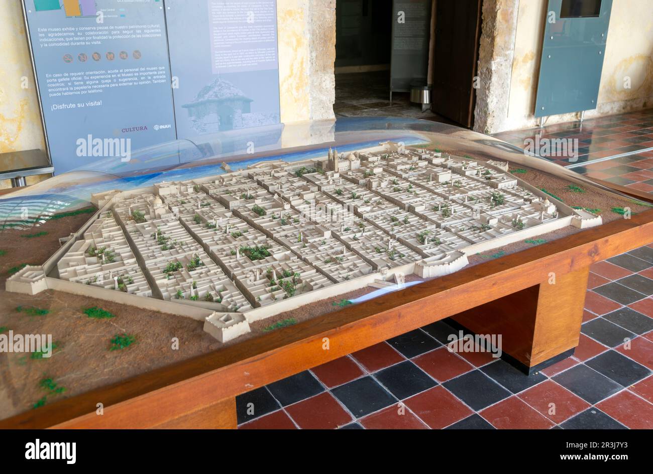 Modello della città murata nel museo di Archeologia Maya, città Campeche, Messico Foto Stock