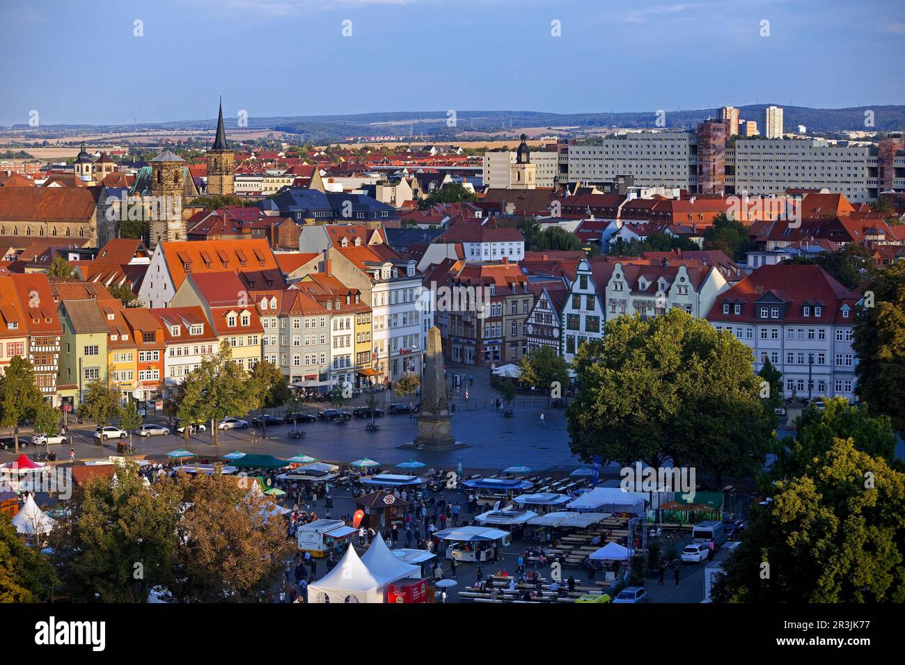 Vista sulla città con Domplatz al mattino da Petersberg, Erfurt, Turingia, Germania, Europa Foto Stock