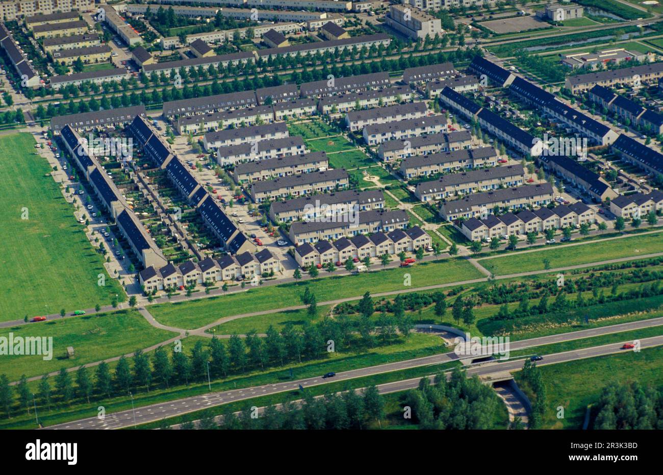 Paesi Bassi, Rotterdam, case unifamiliari costruite negli anni '80 Foto Stock