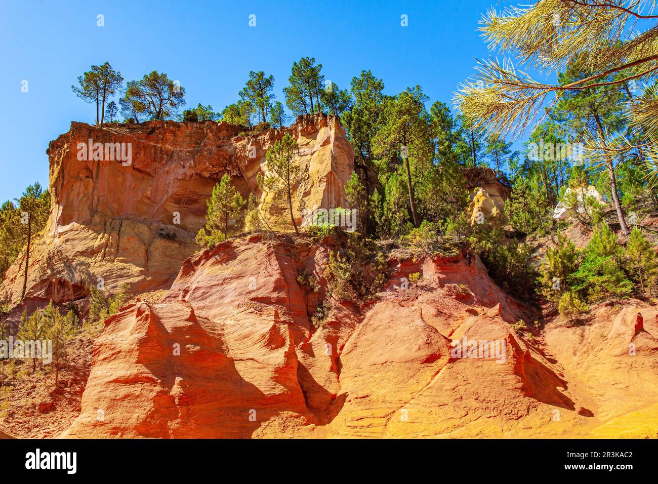 Provenza. Rocce dai colori vivaci Foto Stock