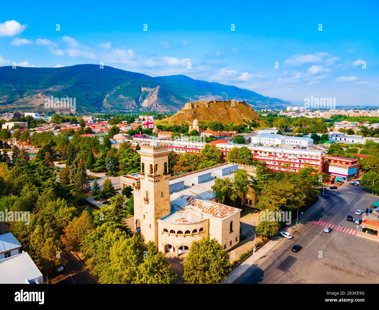 Vista panoramica aerea del Museo Joseph Stalin a Gori, Georgia. Il museo è dedicato alla vita di Joseph Stalin, il leader dell'Unione Sovietica, OMS Foto Stock