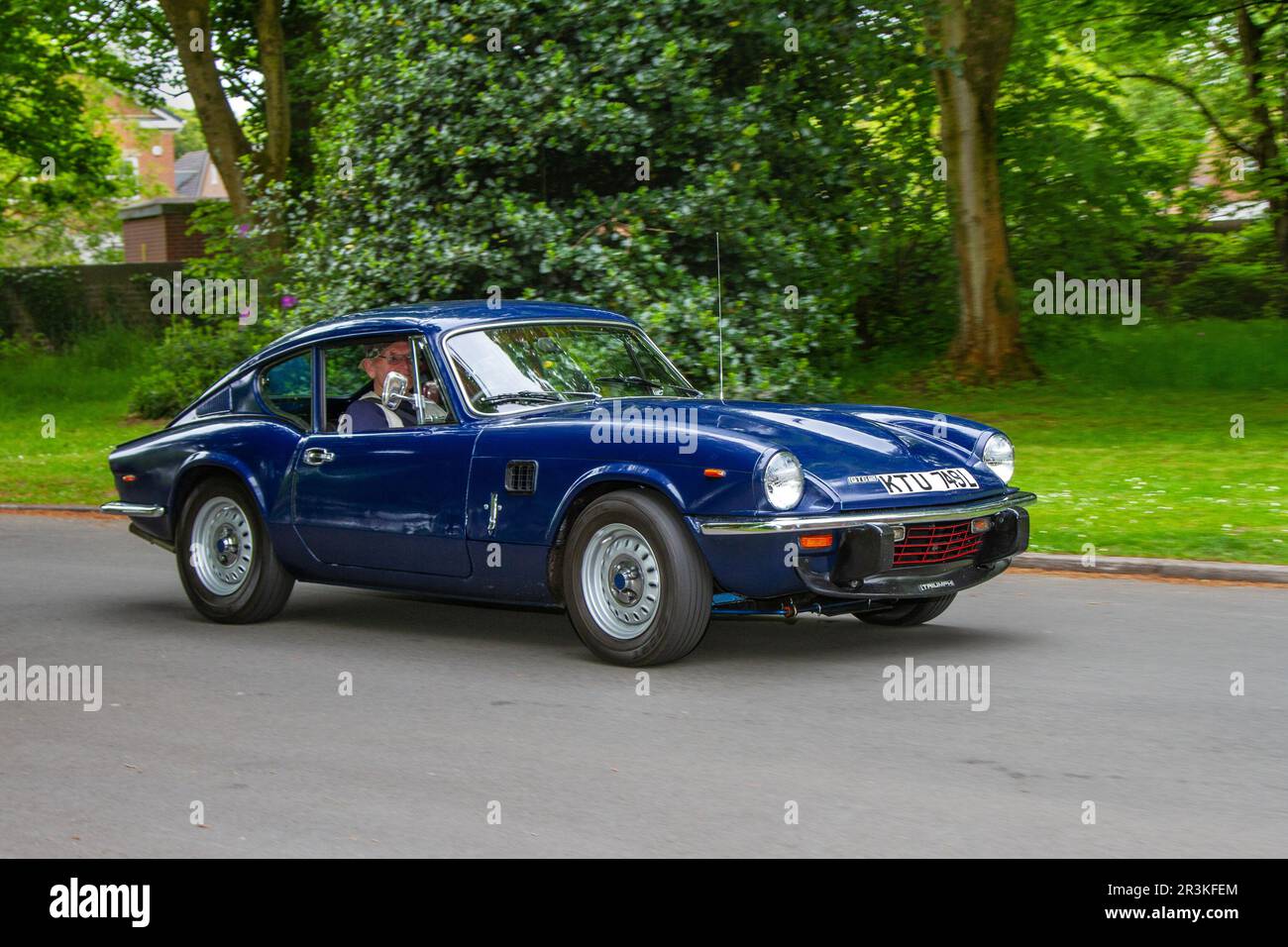 1972 70s anni settanta Blue British Triumph GT6 al Lytham Hall St Annes Classic & Performance Motor Vehicle show mostre di auto classiche, Regno Unito Foto Stock