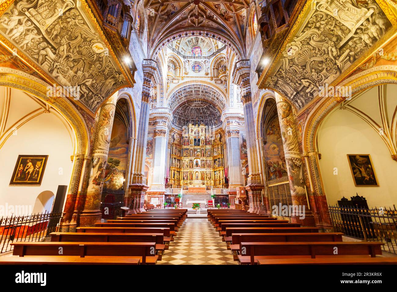 Granada, Spagna - 20 ottobre 2021: Monastero di San Girolamo o Jeronimo Monasterio nella città di Granada, nella regione dell'Andalusia in Spagna Foto Stock