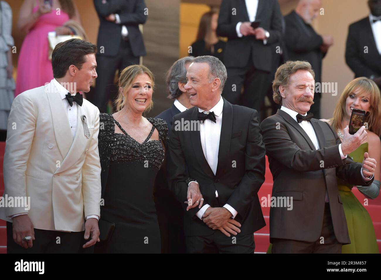 Cannes, Francia. 23rd maggio, 2023. CANNES, FRANCIA - MAGGIO 23: Jason Schwartzman, Jeffrey Wright, Rupert Friend, Rita Wilson, Tom Hanks, Bryan Cranston, Maya Hawke, Wes Anderson assistono al tappeto rosso "Asteroid City" durante il 76th° festival annuale di Cannes al Palais des Festivals il 23 maggio 2023 a Cannes. Credit: dpa/Alamy Live News Foto Stock