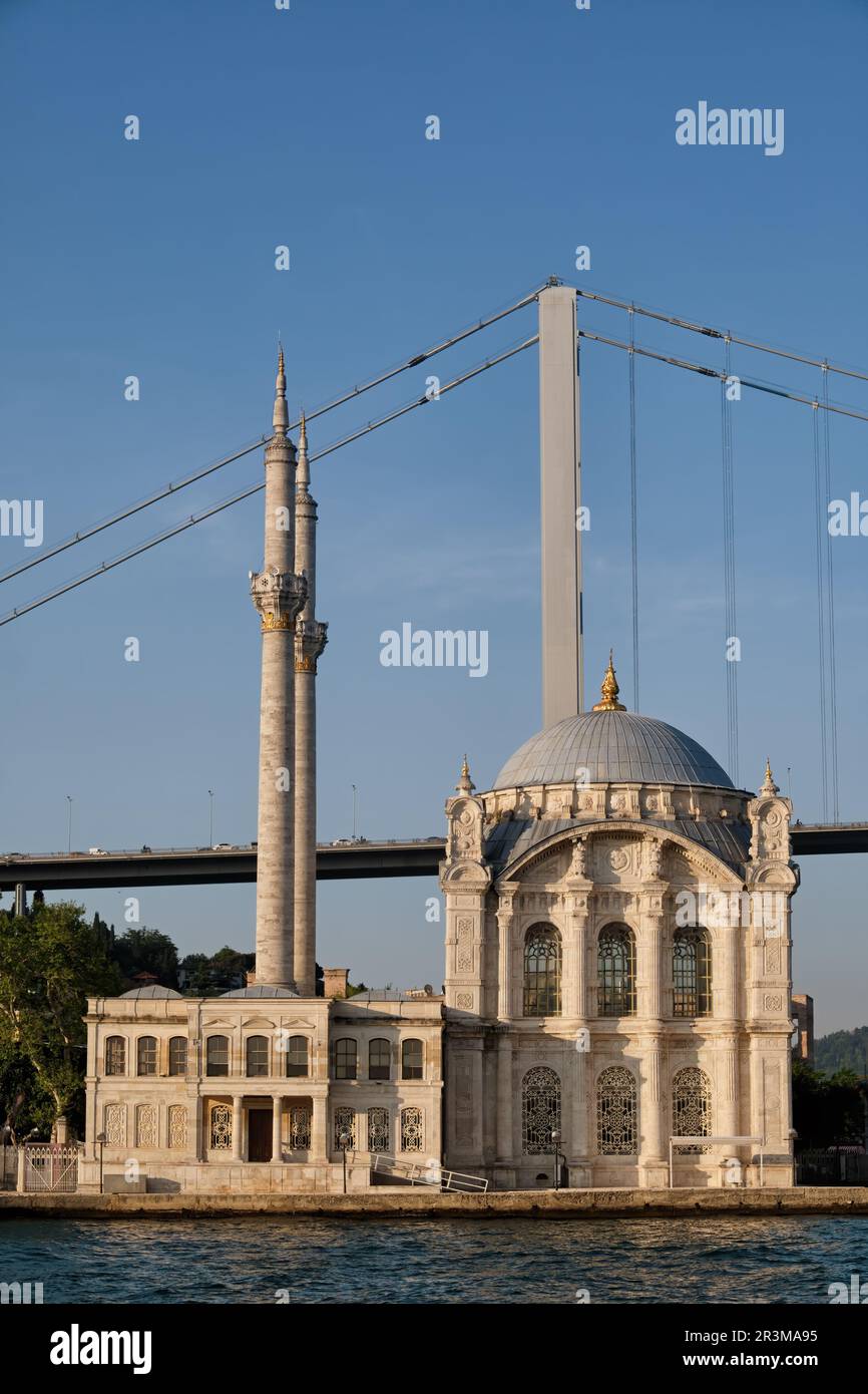 Moschea Ortakoy (Grande Moschea del Sultano Abdulmejid), Istanbul, Turchia Foto Stock
